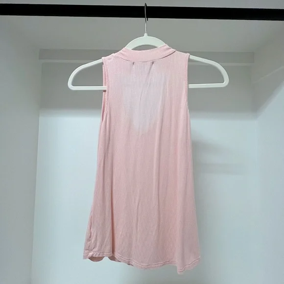 Gorgeous pink tank top from Kendall & Kylie's collection! - Picture 3 of 4